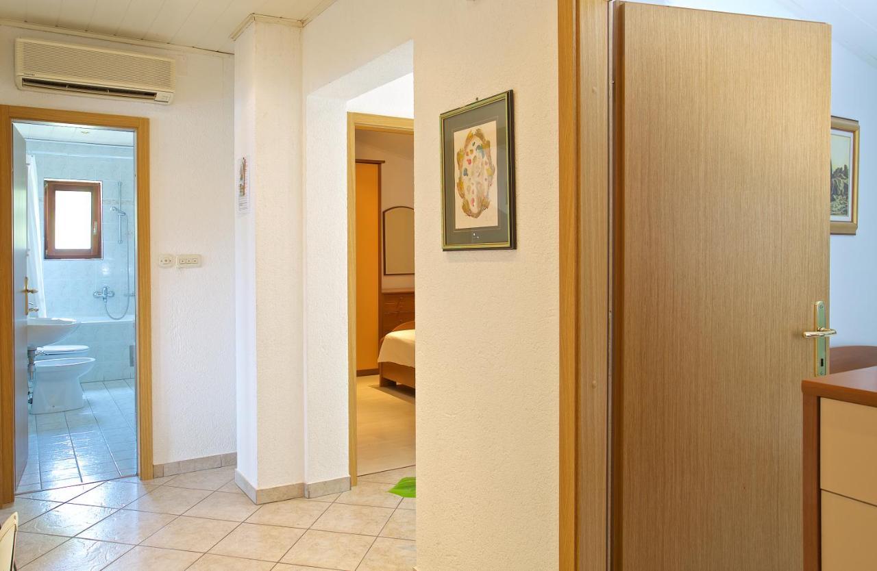 Apartments Vinka Йелса Екстериор снимка