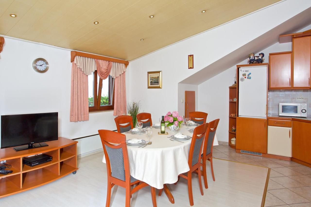 Apartments Vinka Йелса Екстериор снимка
