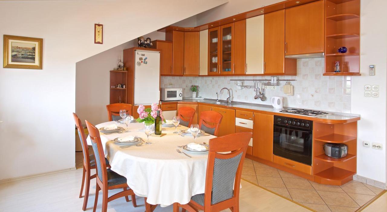 Apartments Vinka Йелса Екстериор снимка