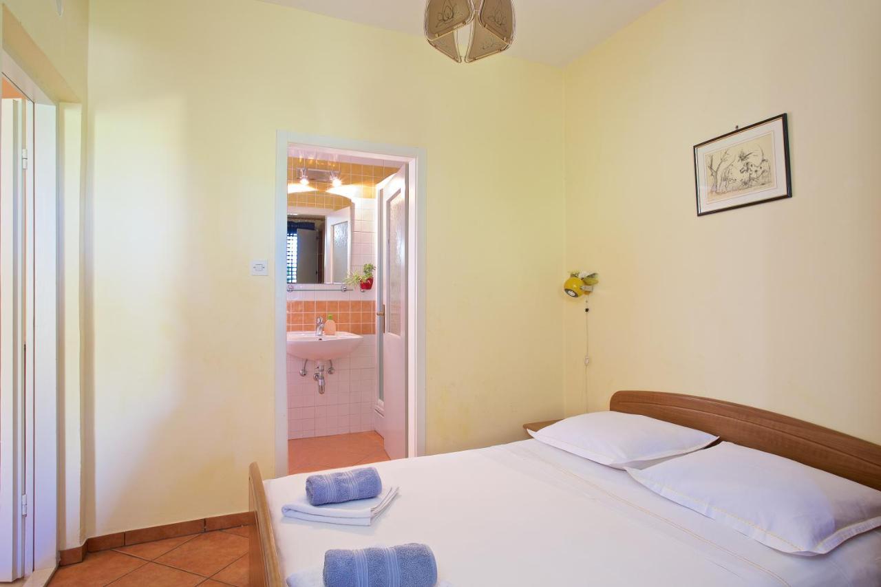 Apartments Vinka Йелса Екстериор снимка