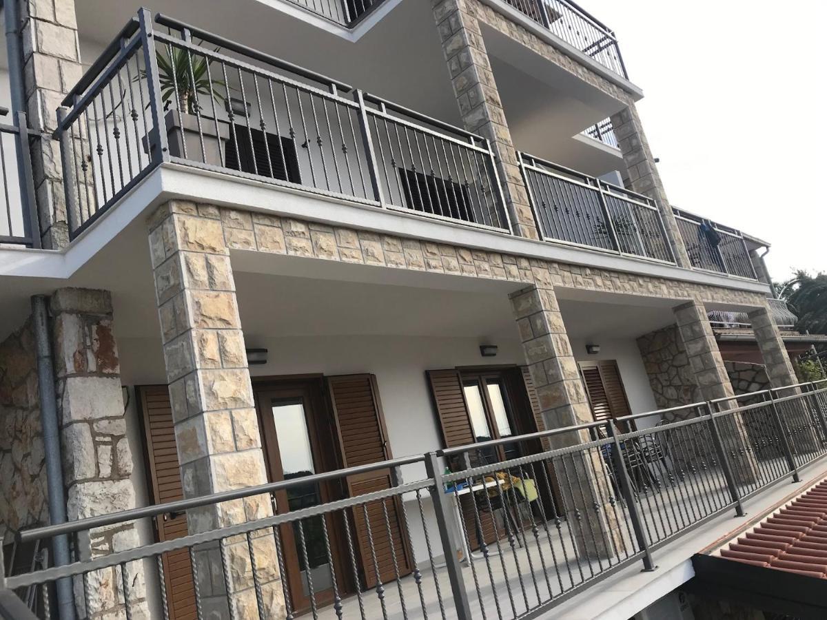 Apartments Vinka Йелса Екстериор снимка