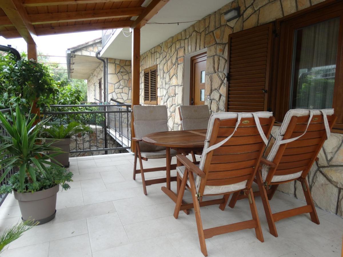 Apartments Vinka Йелса Екстериор снимка