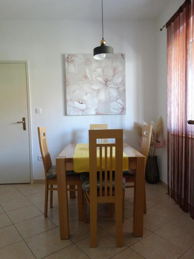 Apartments Vinka Йелса Екстериор снимка