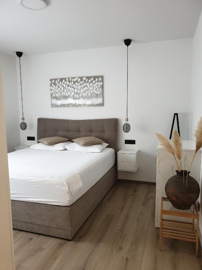 Apartments Vinka Йелса Екстериор снимка