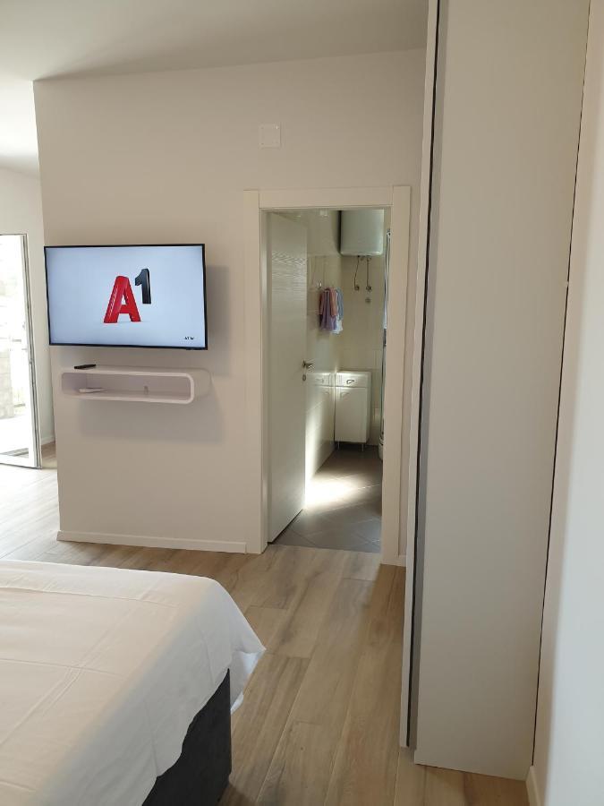 Apartments Vinka Йелса Екстериор снимка